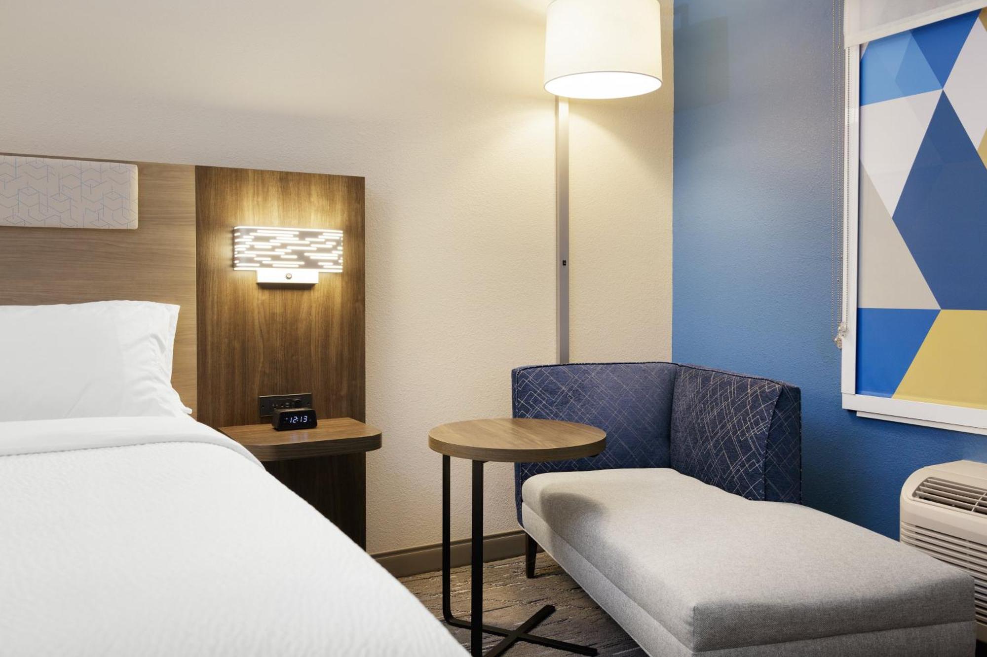 Holiday Inn Express Hotel & Suites Terre Haute By Ihg Kültér fotó